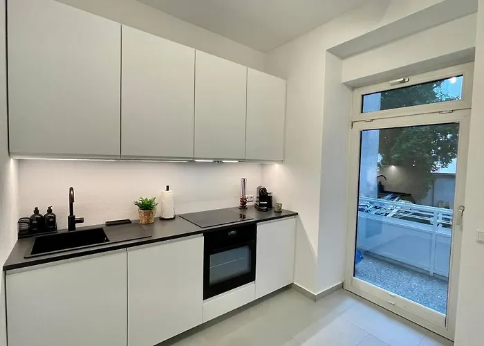 Stylisches Apartment In Zentraler Lage Mit Balkon